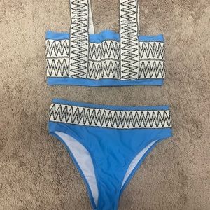 Such a cute swimsuit!!